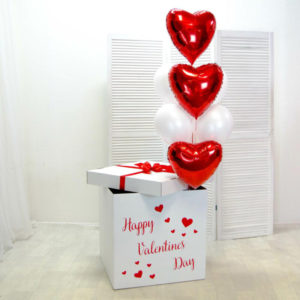 Коробка с шарами День Валентина