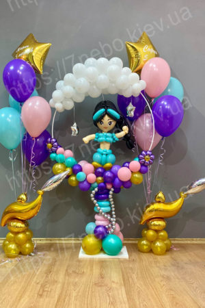 Принцесса Жасмин из воздушных шариков